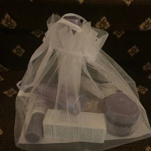 Meaningful Beauty by Cindy Crawford 9 Products:  2 Ultra Lifting NOW!